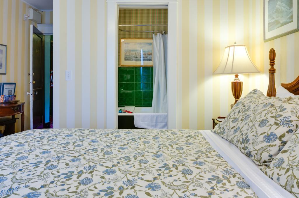 Calgary Westways Guest House 객실 사진