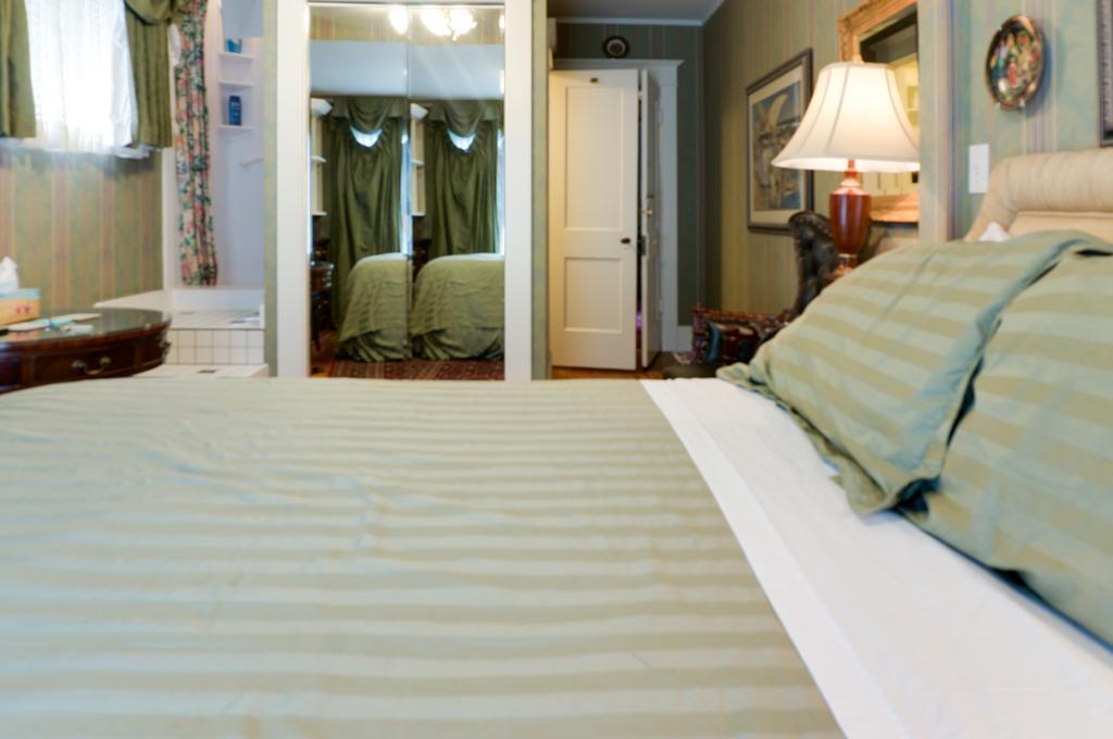 Calgary Westways Guest House 객실 사진